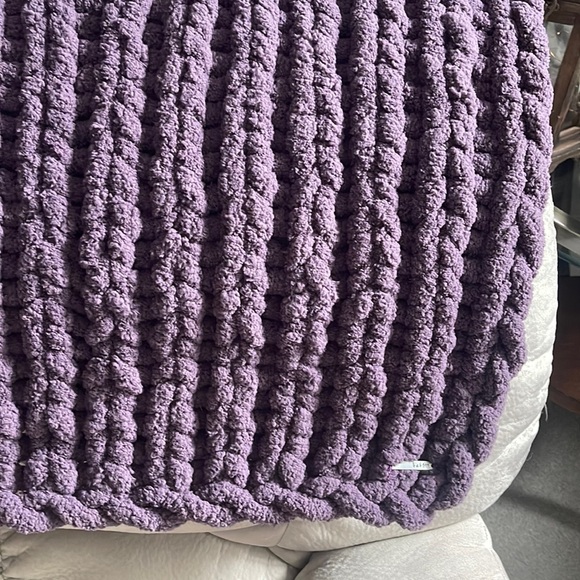 Handmade chunky knit baby blanket - Picture 5 of 7